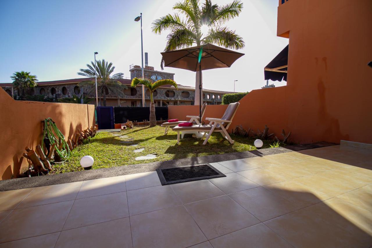 Duplex Meloneras With Free Wifi And Private Garden Villa Bagian luar foto