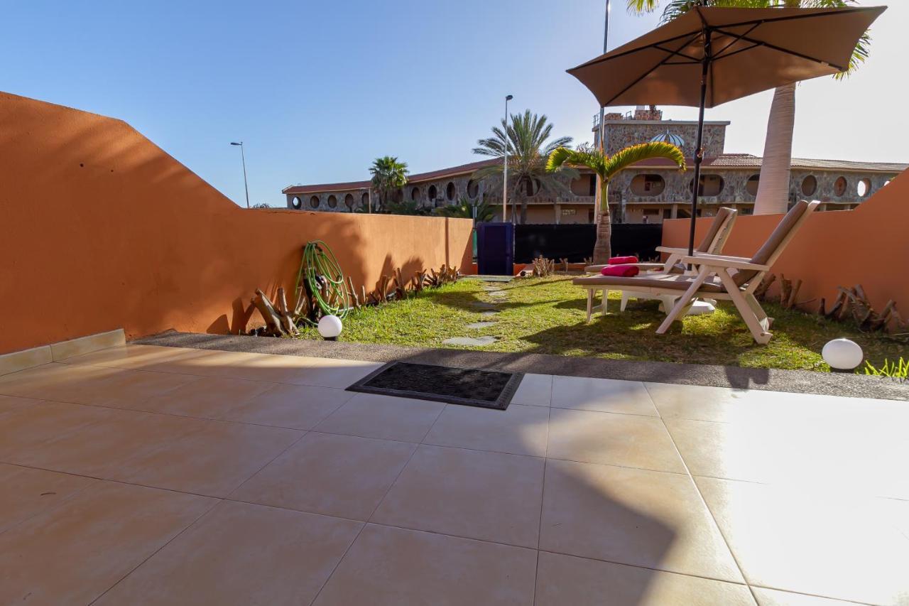 Duplex Meloneras With Free Wifi And Private Garden Villa Bagian luar foto